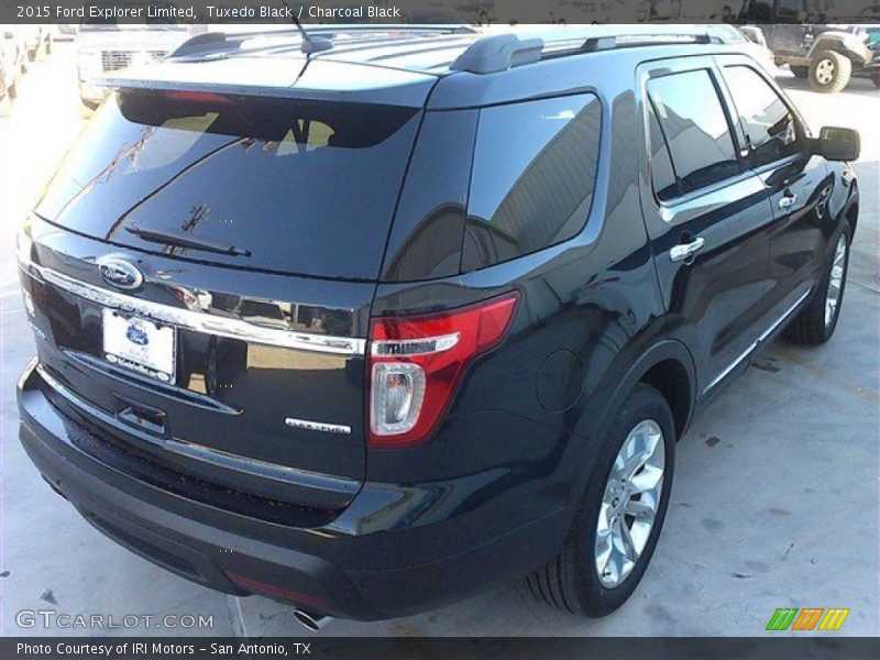 Tuxedo Black / Charcoal Black 2015 Ford Explorer Limited