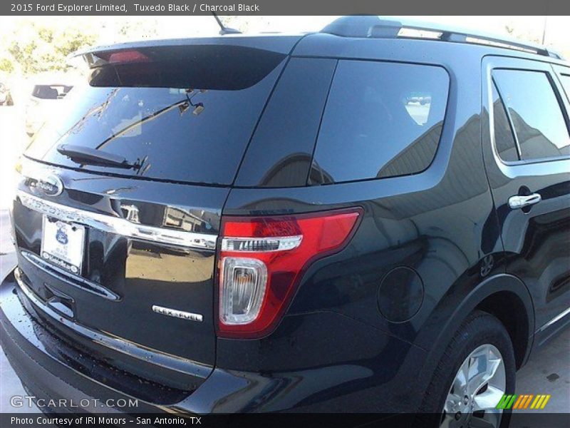 Tuxedo Black / Charcoal Black 2015 Ford Explorer Limited