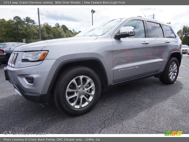 Front 3/4 View of 2014 Grand Cherokee Limited