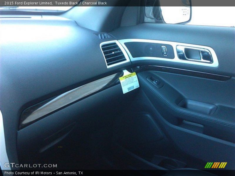Tuxedo Black / Charcoal Black 2015 Ford Explorer Limited