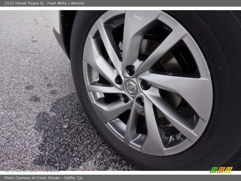 Pearl White / Almond 2015 Nissan Rogue SL