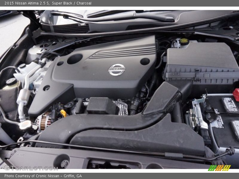 Super Black / Charcoal 2015 Nissan Altima 2.5 S