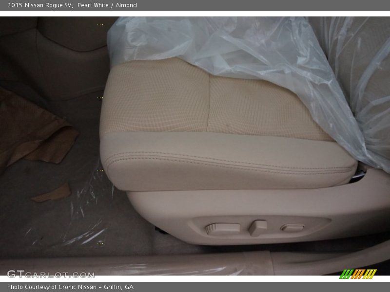 Pearl White / Almond 2015 Nissan Rogue SV