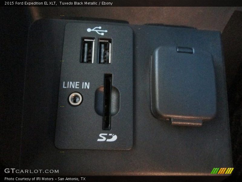 Tuxedo Black Metallic / Ebony 2015 Ford Expedition EL XLT