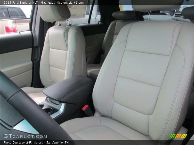 Magnetic / Medium Light Stone 2015 Ford Explorer XLT