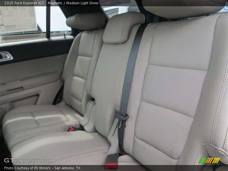 Magnetic / Medium Light Stone 2015 Ford Explorer XLT