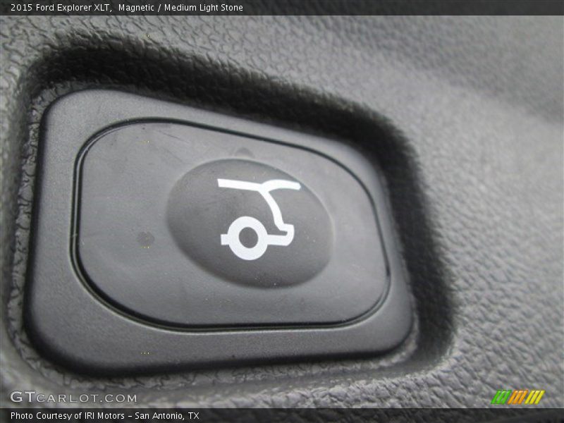Magnetic / Medium Light Stone 2015 Ford Explorer XLT