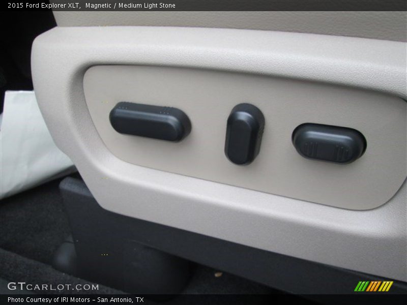 Magnetic / Medium Light Stone 2015 Ford Explorer XLT