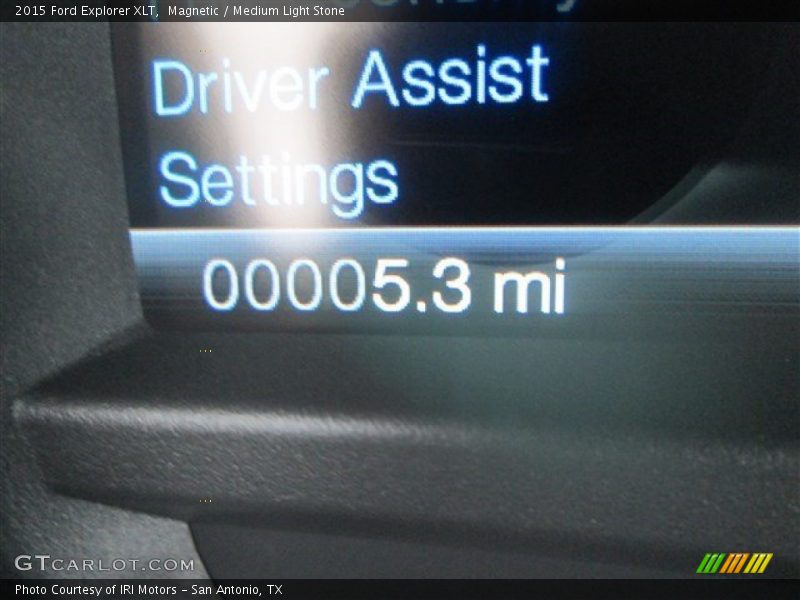 Magnetic / Medium Light Stone 2015 Ford Explorer XLT