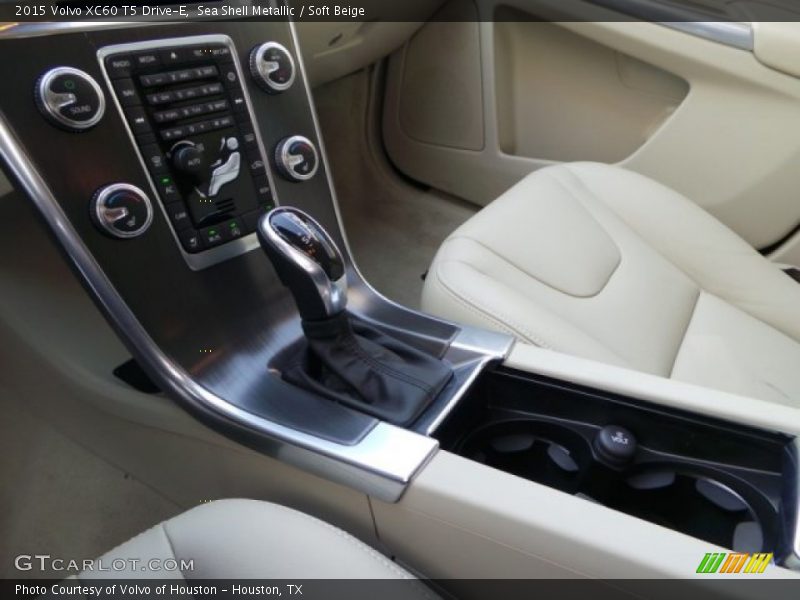 Sea Shell Metallic / Soft Beige 2015 Volvo XC60 T5 Drive-E