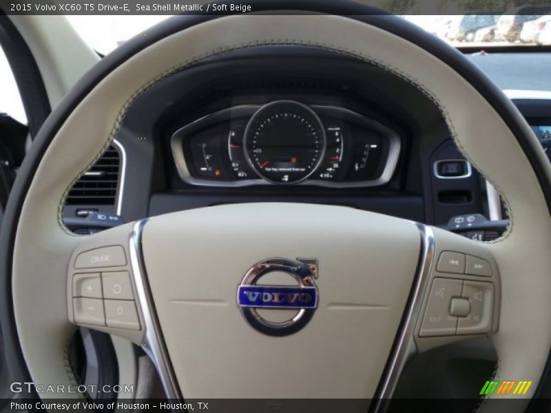 Sea Shell Metallic / Soft Beige 2015 Volvo XC60 T5 Drive-E