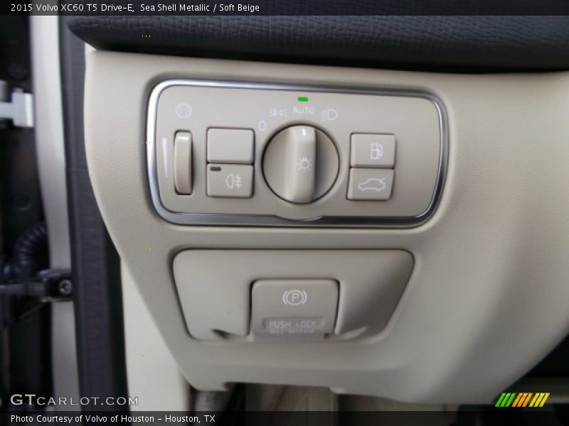 Sea Shell Metallic / Soft Beige 2015 Volvo XC60 T5 Drive-E