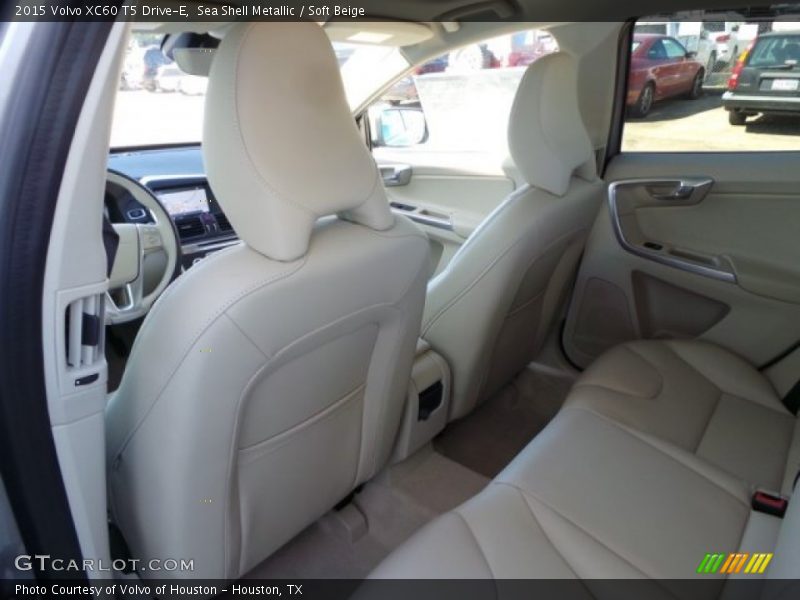 Sea Shell Metallic / Soft Beige 2015 Volvo XC60 T5 Drive-E