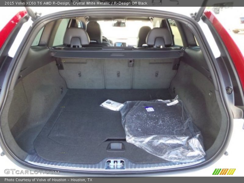  2015 XC60 T6 AWD R-Design Trunk