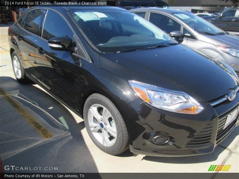 Tuxedo Black / Charcoal Black 2014 Ford Focus SE Sedan