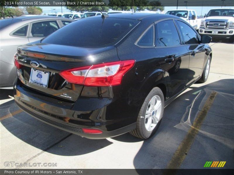 Tuxedo Black / Charcoal Black 2014 Ford Focus SE Sedan