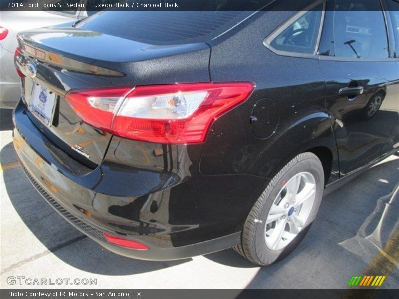 Tuxedo Black / Charcoal Black 2014 Ford Focus SE Sedan