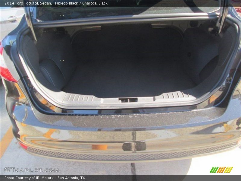 Tuxedo Black / Charcoal Black 2014 Ford Focus SE Sedan