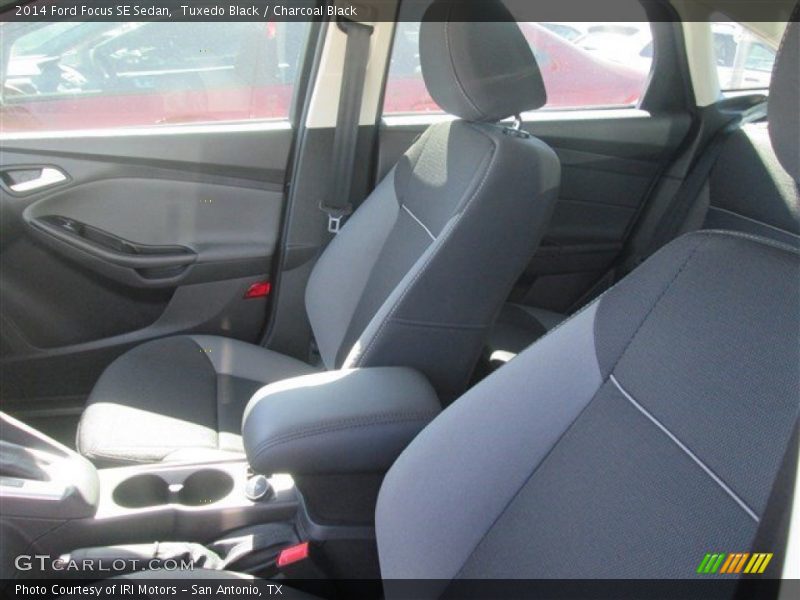 Tuxedo Black / Charcoal Black 2014 Ford Focus SE Sedan