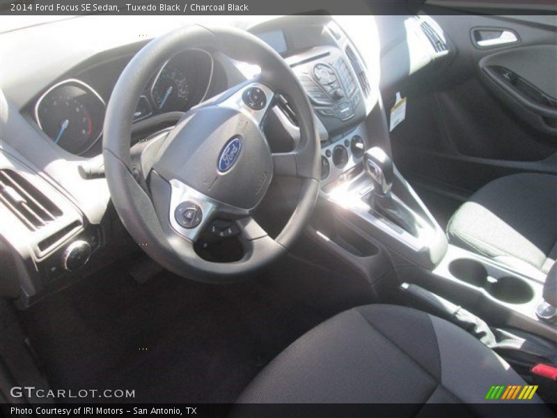 Tuxedo Black / Charcoal Black 2014 Ford Focus SE Sedan