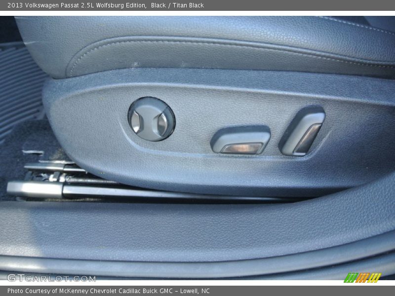 Black / Titan Black 2013 Volkswagen Passat 2.5L Wolfsburg Edition