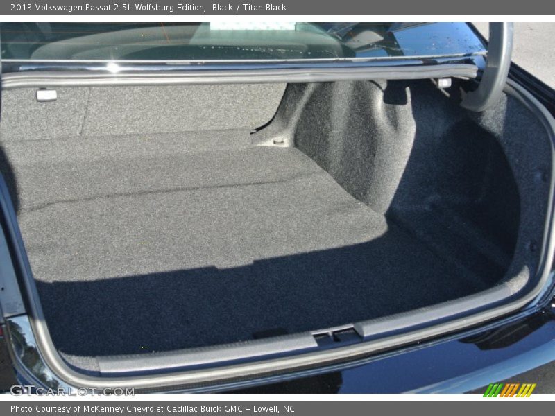 Black / Titan Black 2013 Volkswagen Passat 2.5L Wolfsburg Edition