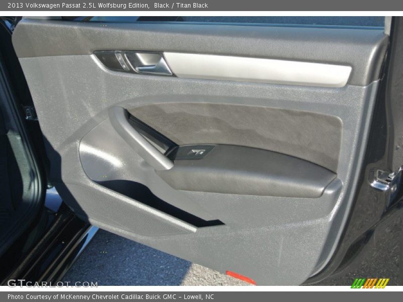 Black / Titan Black 2013 Volkswagen Passat 2.5L Wolfsburg Edition