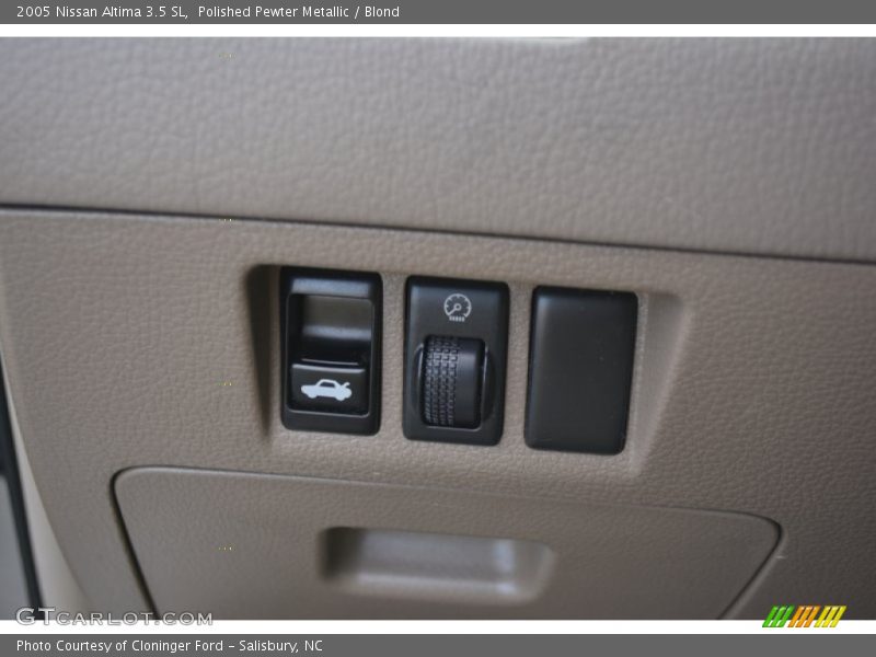 Polished Pewter Metallic / Blond 2005 Nissan Altima 3.5 SL
