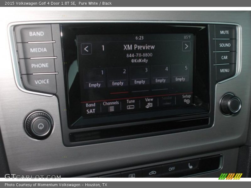 Pure White / Black 2015 Volkswagen Golf 4 Door 1.8T SE