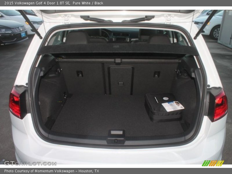 Pure White / Black 2015 Volkswagen Golf 4 Door 1.8T SE