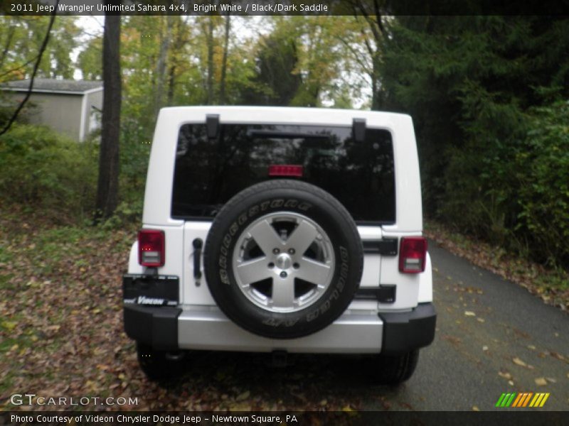 Bright White / Black/Dark Saddle 2011 Jeep Wrangler Unlimited Sahara 4x4