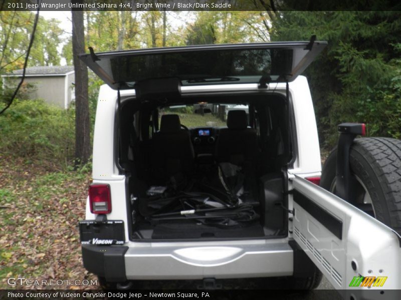 Bright White / Black/Dark Saddle 2011 Jeep Wrangler Unlimited Sahara 4x4