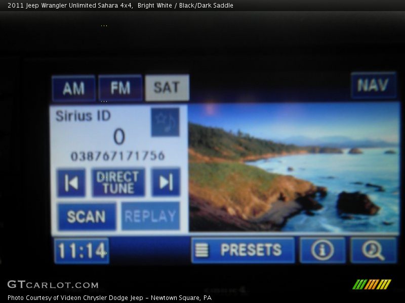 Bright White / Black/Dark Saddle 2011 Jeep Wrangler Unlimited Sahara 4x4
