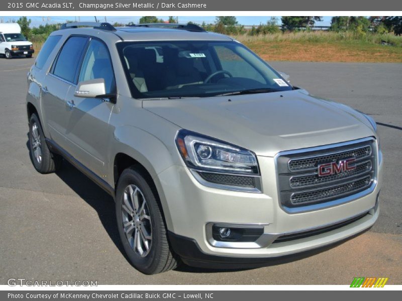 Front 3/4 View of 2015 Acadia SLT