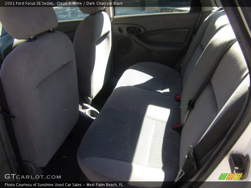 Cloud 9 White / Dark Charcoal Black 2001 Ford Focus SE Sedan