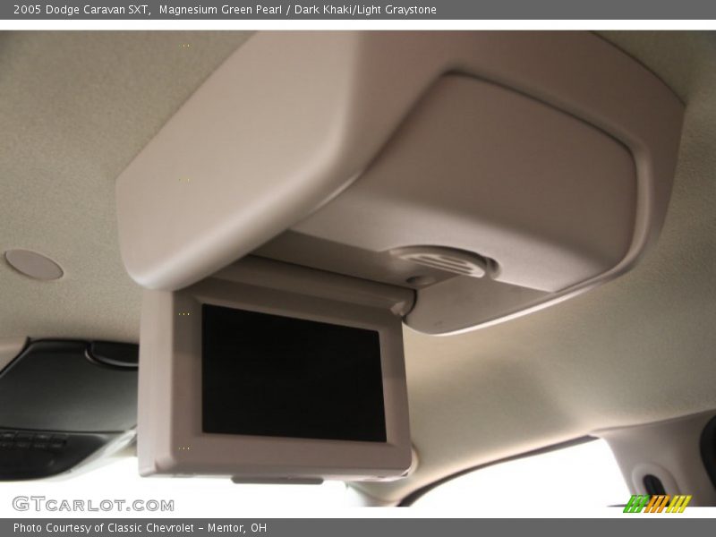 Magnesium Green Pearl / Dark Khaki/Light Graystone 2005 Dodge Caravan SXT