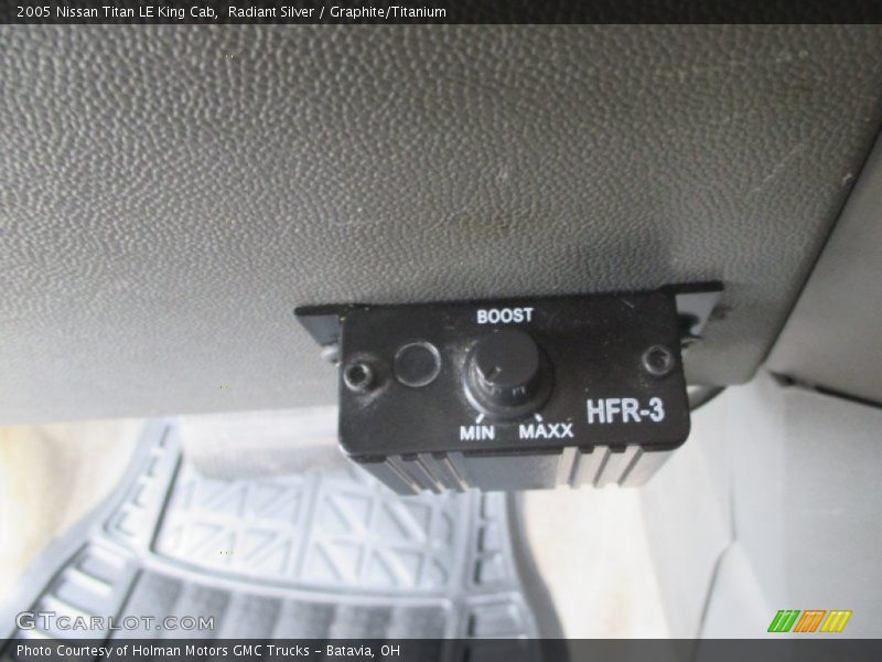 Radiant Silver / Graphite/Titanium 2005 Nissan Titan LE King Cab
