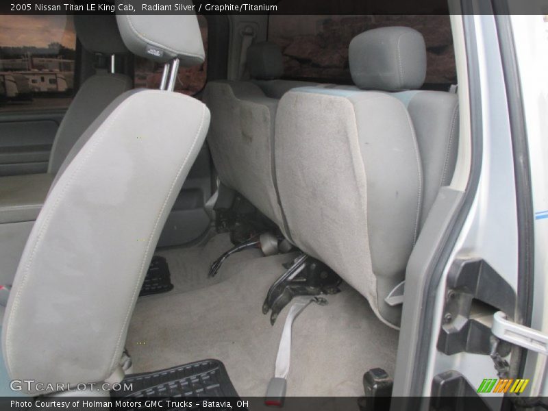 Radiant Silver / Graphite/Titanium 2005 Nissan Titan LE King Cab