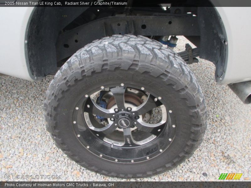 Radiant Silver / Graphite/Titanium 2005 Nissan Titan LE King Cab