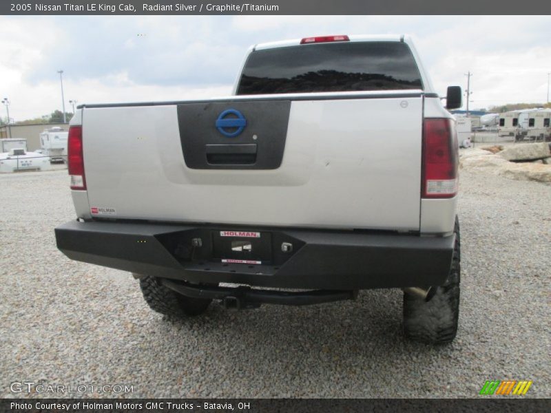 Radiant Silver / Graphite/Titanium 2005 Nissan Titan LE King Cab