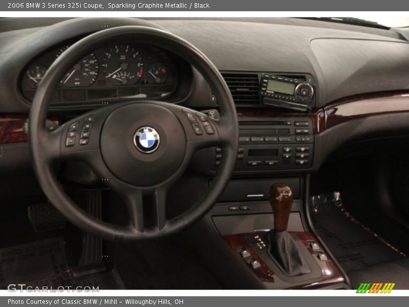 Dashboard of 2006 3 Series 325i Coupe