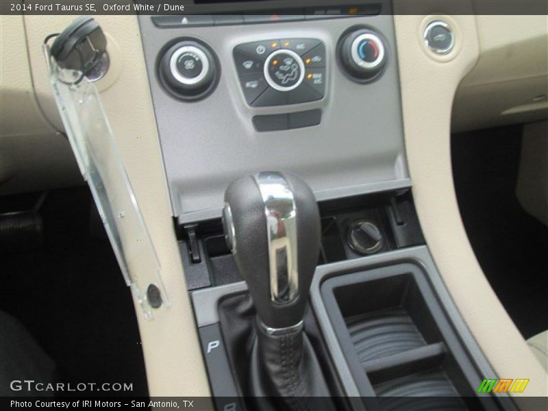 Oxford White / Dune 2014 Ford Taurus SE