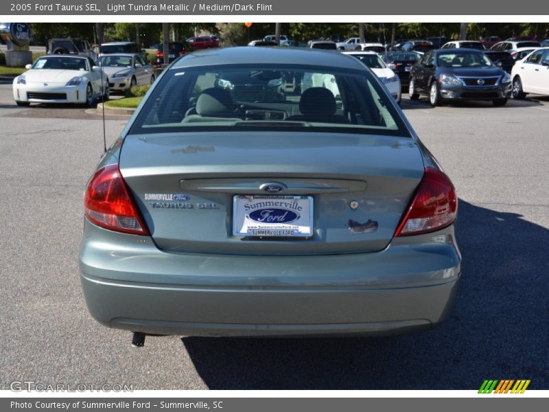 Light Tundra Metallic / Medium/Dark Flint 2005 Ford Taurus SEL