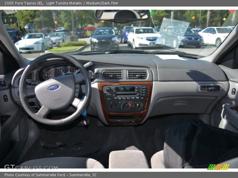 Light Tundra Metallic / Medium/Dark Flint 2005 Ford Taurus SEL