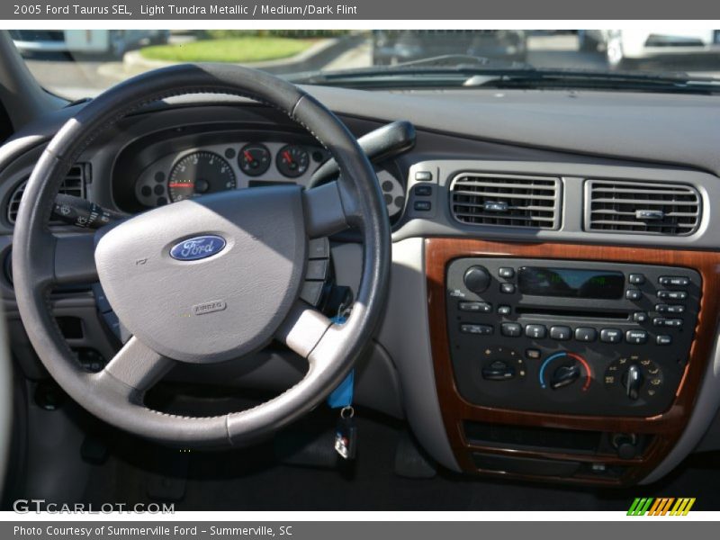 Light Tundra Metallic / Medium/Dark Flint 2005 Ford Taurus SEL