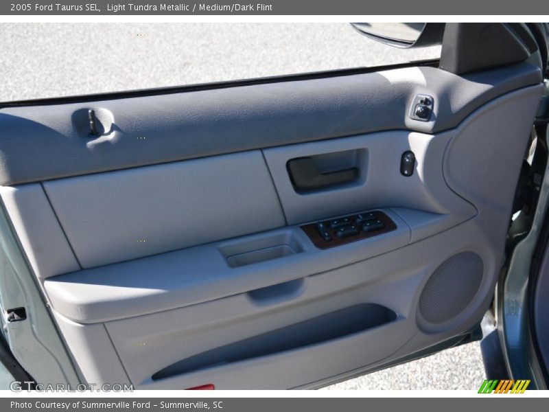 Light Tundra Metallic / Medium/Dark Flint 2005 Ford Taurus SEL
