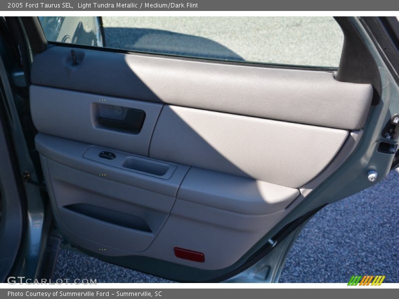 Light Tundra Metallic / Medium/Dark Flint 2005 Ford Taurus SEL