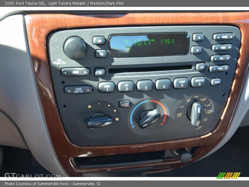 Light Tundra Metallic / Medium/Dark Flint 2005 Ford Taurus SEL