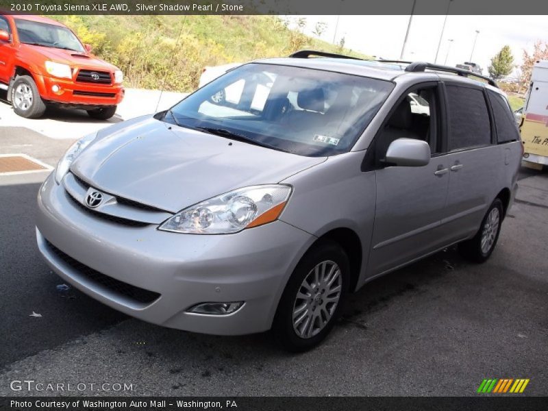 Front 3/4 View of 2010 Sienna XLE AWD