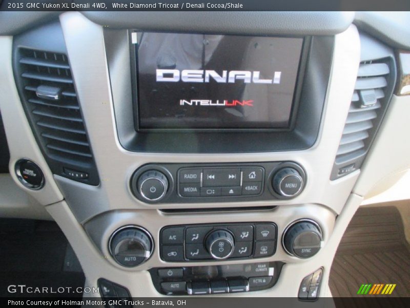 White Diamond Tricoat / Denali Cocoa/Shale 2015 GMC Yukon XL Denali 4WD